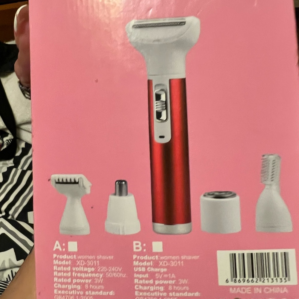 Brand new electric razor